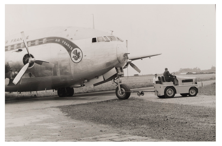 Prise de contrôles des Établissements Bauche